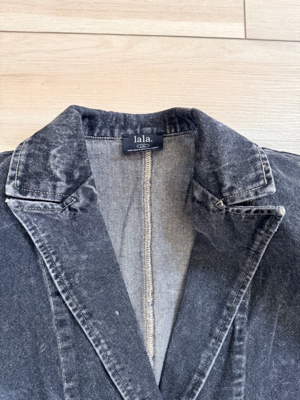 Dressed in Lala Outlaw Longline Denim Black Blazer - Picture 3 of 11